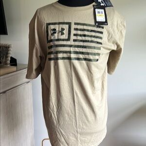 Under Armour Men's Beige Flag Graphic Tee